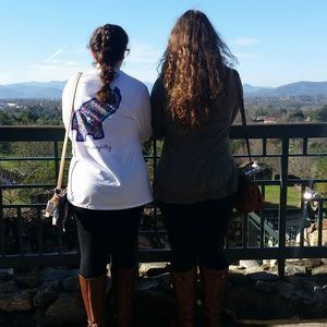 Meet your Posher, Mae